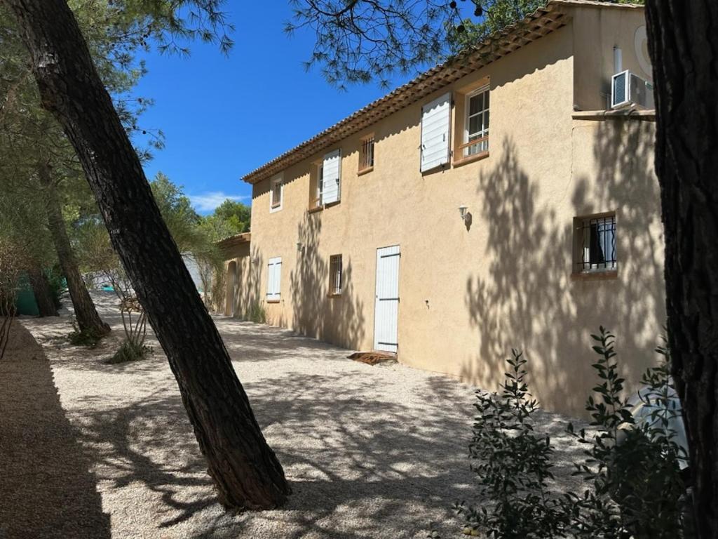 Villa Au Pied De La Sainte Victoire Puyloubier Екстериор снимка